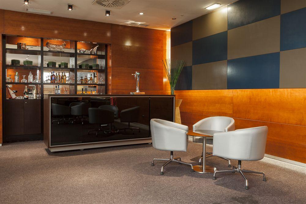 Ac Hotel Leon San Antonio By Marriott Экстерьер фото
