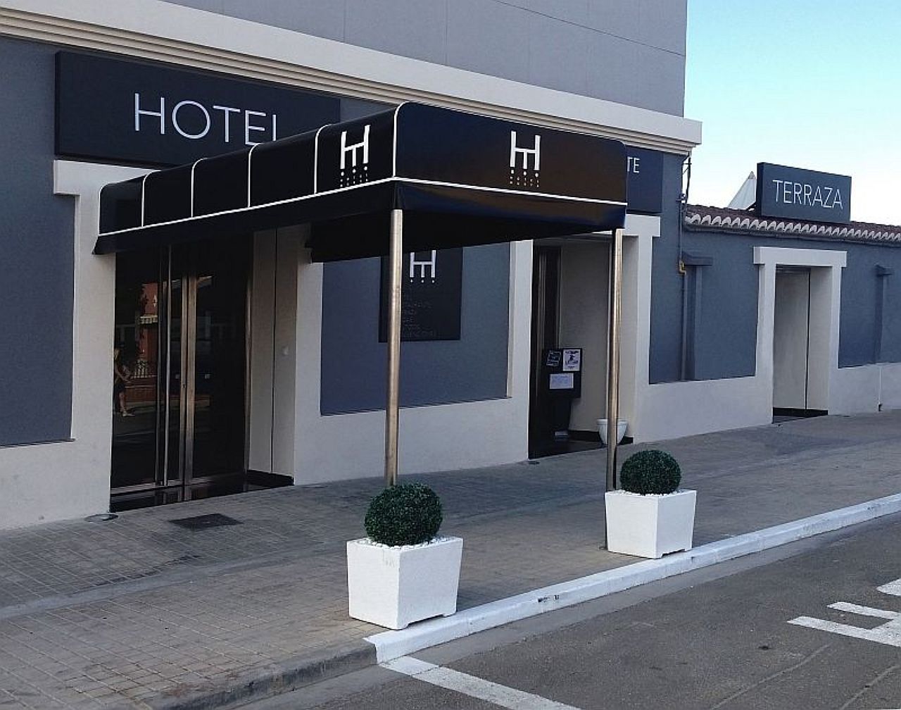 Ac Hotel Leon San Antonio By Marriott Экстерьер фото